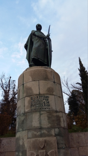 포르투갈 건국 초대 왕인 아폰수 1세왕의 동상