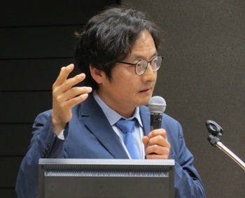 김용현 분당제생병원 당뇨내분비내과 과장이 지난달 26일 일본 도쿄에서 열린 ‘제61차 일본당뇨병학회’에서 한독의 DPP-4억제제 ‘테넬리아’ 3제 병용요법 임상연구 결과를 발표하고 있다.