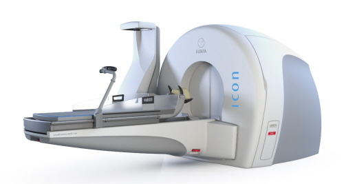 아주대병원이 도입한 감마나이프 수술장비 ‘아이콘’